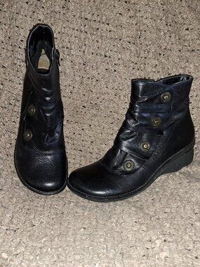 MIZ MOOZ-Ora Bootie Ankle Boots-Black Leather Wedge-Buttons-Zip-Sz 39-Excellent